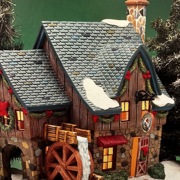 Heartland Valley Village Deluxe Porcelain Lighted Watermill Christmas NEW - Picture 5 of 5